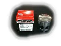 A Wiseco 795MO6400 series Long Rod Forged Piston kit with a box next to it.