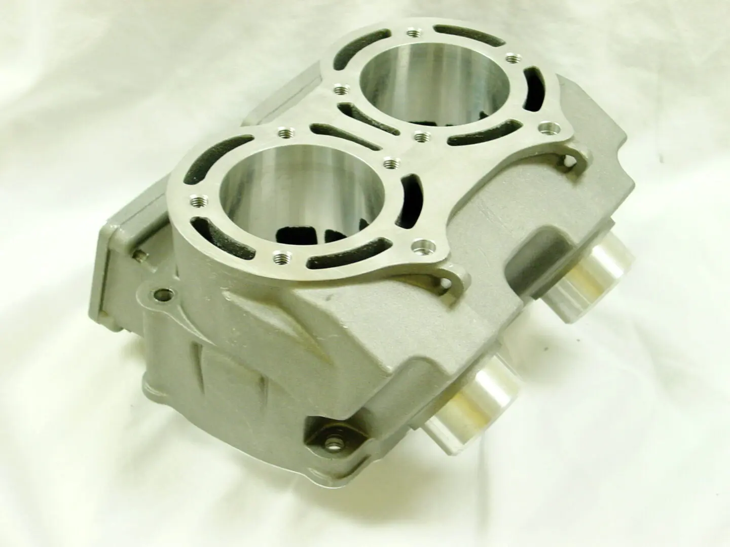 An Cheetah Cub Cylinder on a white background designed for 465cc thru 508cc engines.